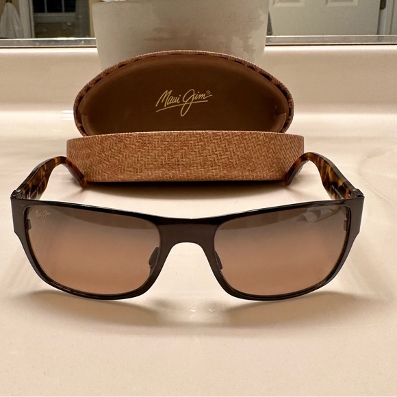 Maui Jim Sunglasses - Picture 10 of 11